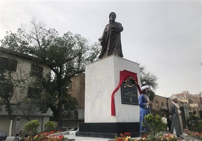  مجسمه سعدی در تهران رونمایی شد 