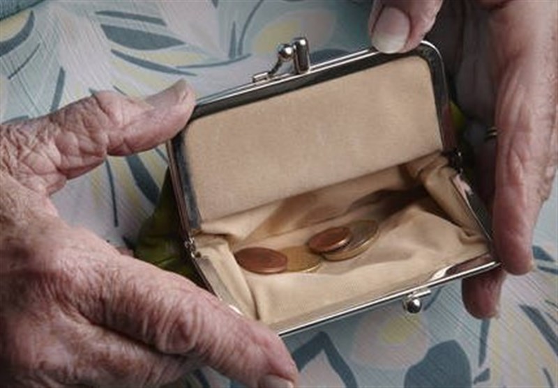 افراد مسن در انگلیس بازنشستگی خود را عقب می‌اندازند