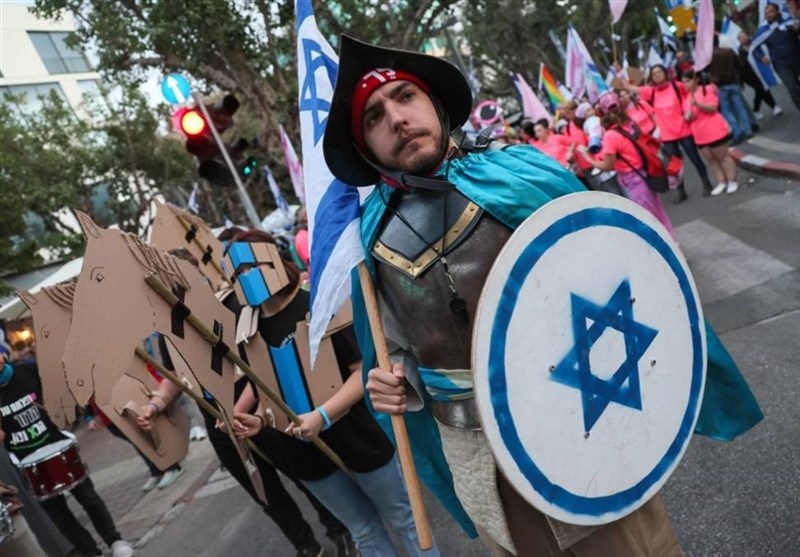 مشاور سابق نتانیاهو: اسرائیل مانند یک کشتی در اقیانوسی ناآرام است/ صف‌های چند میلیونی صهیونیست‌ها برای مهاجرت
