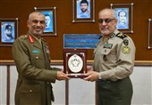 هیئت وزارت دفاع عمان از دانشگاه فرماندهی و ستاد ارتش بازدید کرد
