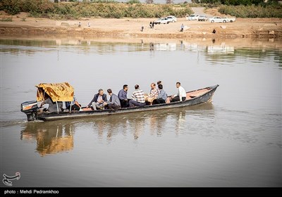 تردد خطرناک اهالی روستاهای عنافچه با قایق