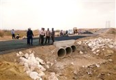 احداث پل رودخانه قمرود برای اتصال روستا‌های «ملک قلعه» و «قشلاق»