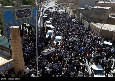 مراسم تشییع پیکر پدر شهیدان ضیایی در مبارکه اصفهان