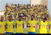 دیدار تیم های فوتبال نفت آبادان  و ذوب آهن