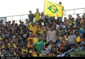 دیدار تیم های فوتبال نفت آبادان  و ذوب آهن