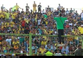دیدار تیم های فوتبال نفت آبادان  و ذوب آهن