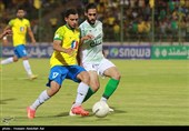 دیدار تیم های فوتبال نفت آبادان  و ذوب آهن