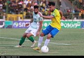 دیدار تیم های فوتبال نفت آبادان  و ذوب آهن