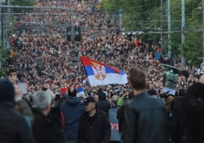  اعتراضات ضد دولتی ده‌ها هزار نفری در صربستان 