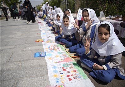 نقاشی 2 کیلومتری &quot;گل دخترا&quot; در همدان