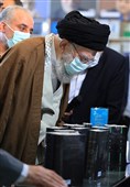 بازدید رهبر انقلاب اسلامی از نمایشگاه کتاب تهران