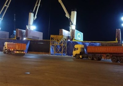 پهلوگیری 2 کشتی با 132 هزار تن گندم در بندر شهید رجایی