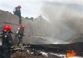 آتش‌سوزی گسترده در دو سوله انبار کالا و مایعات قابل اشتعال شیراز