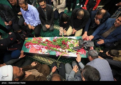 مراسم وداع با پیکر شهید احمد ظفری در همدان
