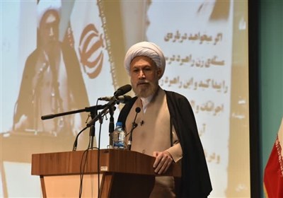امام جمعه شیراز: همه باید در تولید امنیت سهیم باشیم