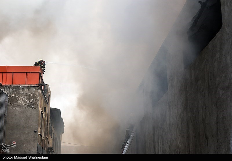 آتش‌سوزی در ‌آپارتمان 5 طبقه‌ شیراز/ 3 نفر کشته شدند/ انتقال 5‌ مجروح به بیمارستان