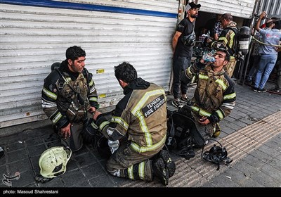 آتش سوزی انبار لوازم موتور سیکلت در میدان رازی