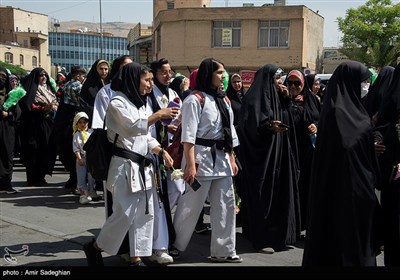 شاد پیمایی خدام حرم احمد بن موسی (ع) به مناسبت روز دختر