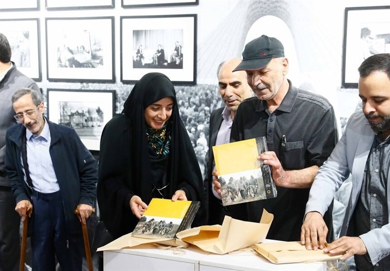 نمایش گنجینه تازه‌ای از آثار عکاسان دفاع مقدس در حوزه هنری 2