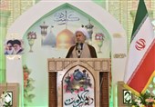 توصیه امام جمعه به مسئولان برای تأمین امنیت اخلاقی جامعه/ با "بیقانونی" رفتار بیقانونی نکنید