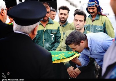 کاروان ‌&quot;زیر سایه خورشید&quot; به استان سمنان رسید/ حضور خادمان امام رضا(ع) در واحدهای صنعتی