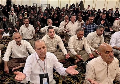 دعای ندبه زائران ایرانی در مدینه منوره