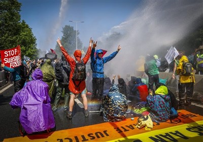  پلیس هلند صدها معترض به سیاست‌های آب و هوا را دستگیر کرد 