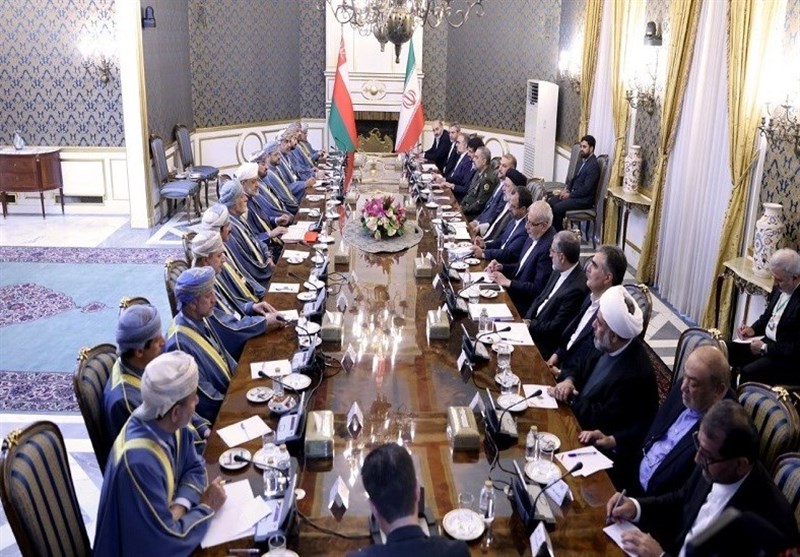 آیة الله رئیسی : العلاقات بین ایران وعمان ارتقت من مستوى التجارة الى مستوى الاستثمار