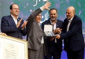 اهدای &quot;نشان عالی دانش&quot; به 12 چهره علمی کشور در دانشگاه تهران