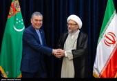 قربانقلی بردی محمداف رئیس شورای مصلحت خلق ترکمنستان و  آیت الله صادق آملی لاریجانی، رئیس مجمع تشخیص مصلحت نظام