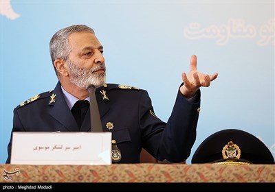 امیر موسوی فرمانده ارتش در گردهمایی روسای نمایندگی‌های جمهوری اسلامی ایران در خارج از کشور