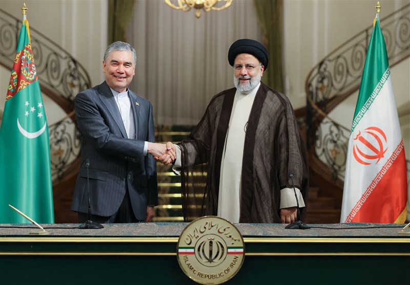 Iran, Turkmenistan Sign Deals to Broaden Cooperation