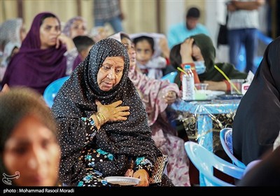 جشن تولد ایتام با حضور خادمین حرم حضرت رضا (ع) - بندرعباس