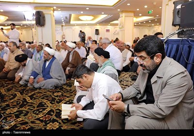 مراسم دعای کمیل زائران ایرانی در مدینه منوره
