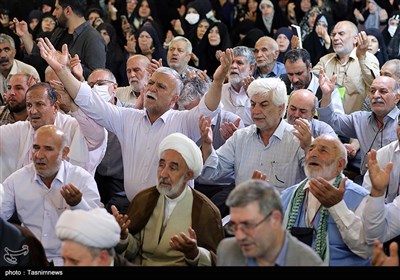 مراسم دعای کمیل زائران ایرانی در مدینه منوره
