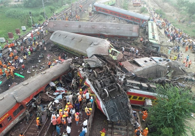 افزایش تلفات برخورد قطار در هند به بیش از 280 کشته و 900 زخمی