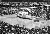 ده‌ها هلی‌کوپتر در روز تشییع پیکر امام در آسمان تهران چه می‌کردند؟/ سوژه‌ای که از پدر خلبان به پسر مستندساز رسید + فیلم
