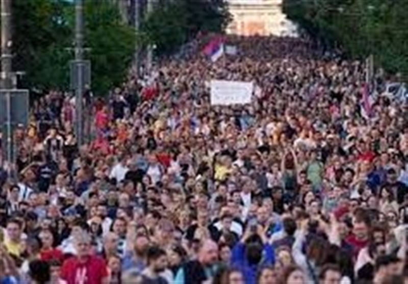 اعتراض مجدد ده‌ها هزار نفر علیه دولت صربستان