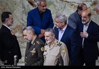 سرلشکر عبدالرحیم موسوی و محمدرضا آشتیانی در مراسم سی و چهارمین سالگرد ارتحال امام خمینی (ره)