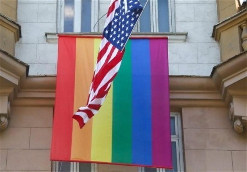 خشم مردم بحرین از رواج همجنس‌گرایی توسط سفارت آمریکا در منامه