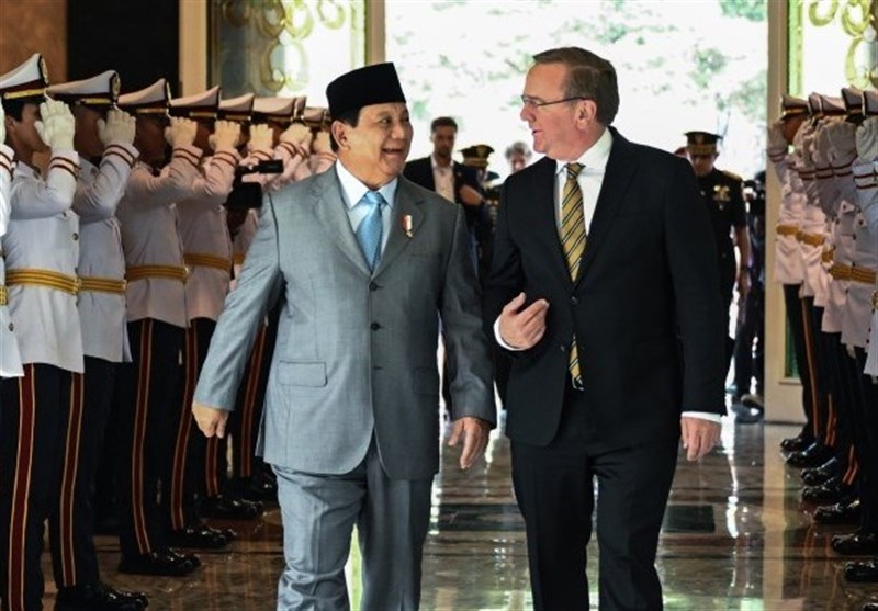 سفر وزیر دفاع آلمان به آسیا برای تقویت همکاری‌های نظامی و تسلیحاتی