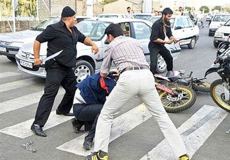 مقابله با اراذل و اوباش در اصفهان با دستگیری 23 نفر/ 33 قبضه سلاح سرد کشف شد