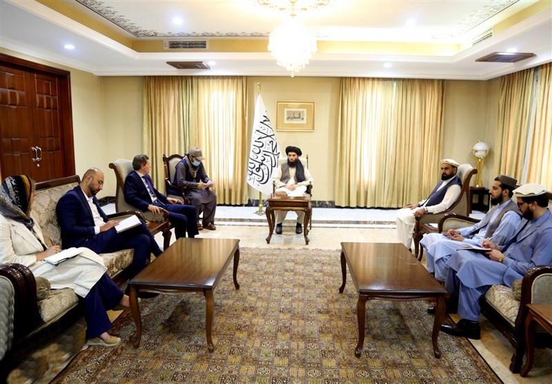 دیدار رئیس دفتر نخست وزیر حکومت افغانستان با رئیس بخش سیاسی یوناما و نماینده بانک جهانی