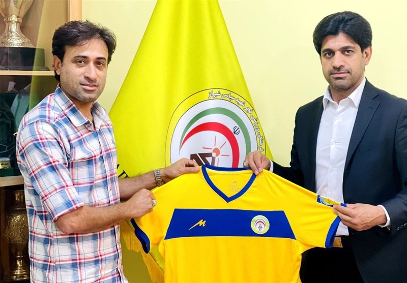 تمدید قرارداد رجب‌زاده با باشگاه فجر سپاسی