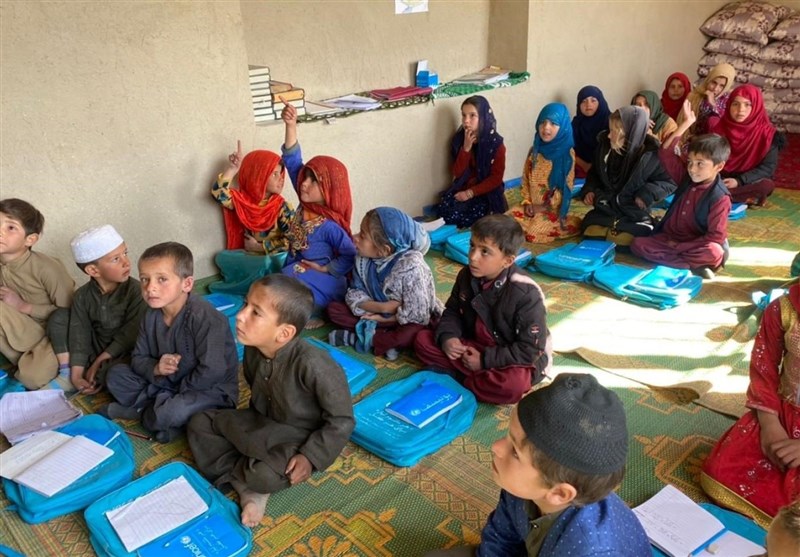 یونیسف ممنوعیت کمک سازمان‌های غیردولتی در بخش تحصیل در افغانستان را بررسی می‌کند