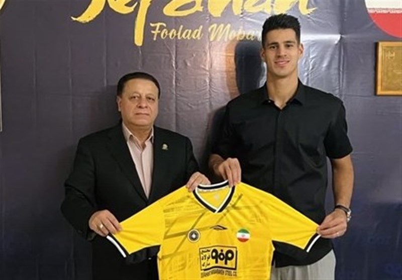 Niazmand Set to Stay in Sepahan through 2025