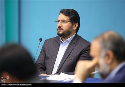 مهرداد بذرپاش وزیر راه و شهرسازی در جلسه شورای عالی مسکن