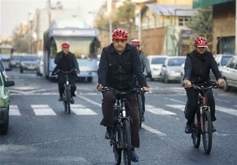 واکنش زاکانی به دوچرخه سواری شهردار سابق تهران؛ برو در سایه بنشین پادوچرخه بزن!