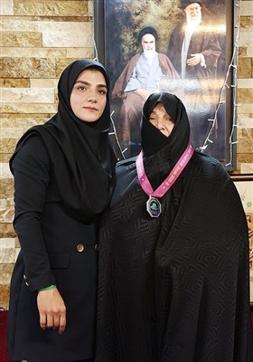 همسر شهید طهرانی مقدم و سپیده بابایی نایب قهرمان رقابت‌های کشتی آلیش آسیا