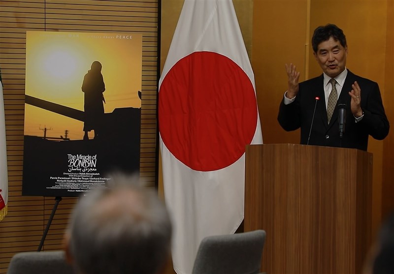 ادای احترام سفیر ژاپن به جانباز دفاع مقدس/ وقتی «معجزه بناسان» به زبان سامورایی به نمایش درآمد